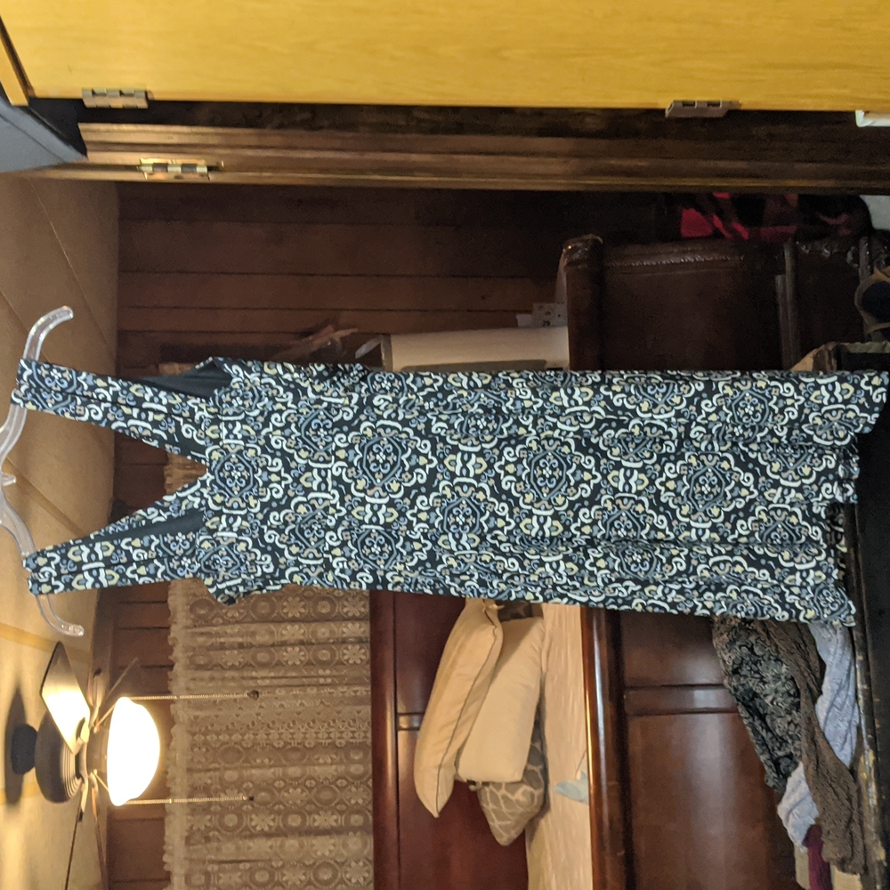 Dress - Picture 2 of 3